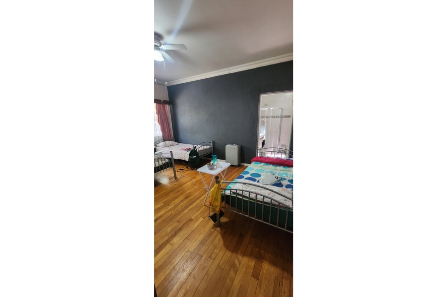 8 Bedroom Property for Sale in De La Haye Western Cape